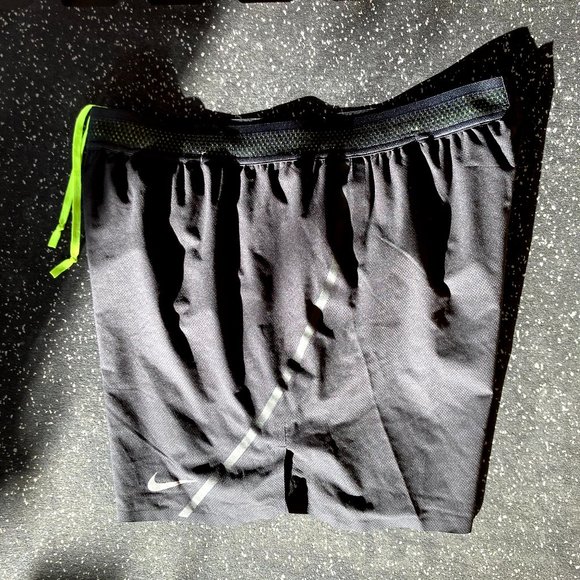 NIKE AeroSwift Men's 4" Lined Running Shorts - Picture 3 of 5